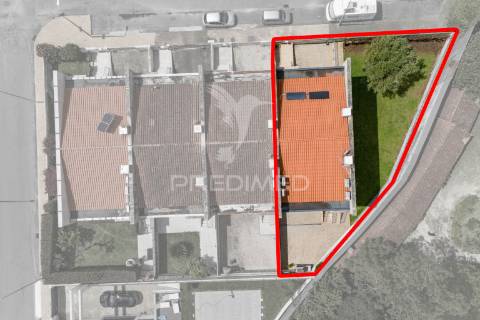 Moradia t4 em gaveto - merelim são paio