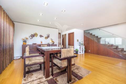 Moradia t4 em gaveto - merelim são paio