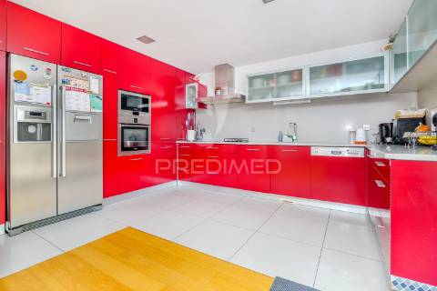 Moradia t4 em gaveto - merelim são paio