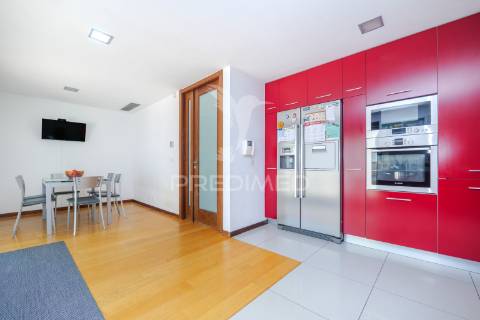 Moradia t4 em gaveto - merelim são paio