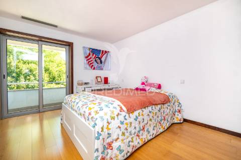 Moradia t4 em gaveto - merelim são paio