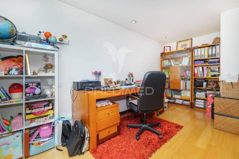 Moradia t4 em gaveto - merelim são paio