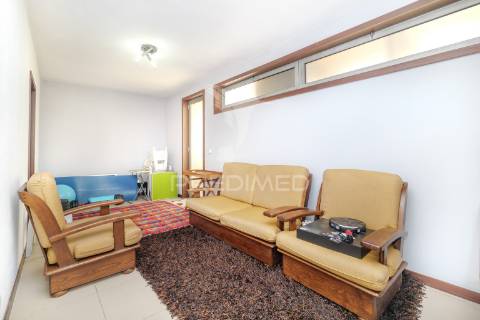 Moradia t4 em gaveto - merelim são paio