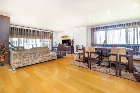 Moradia t4 em gaveto - merelim são paio