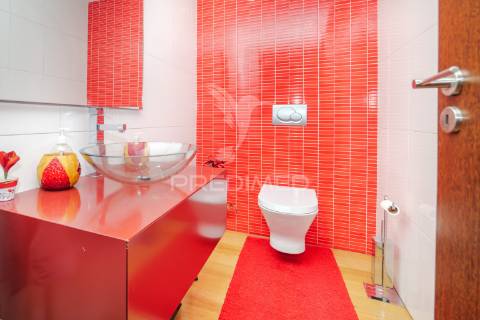 Moradia t4 em gaveto - merelim são paio