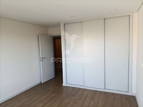 T4 último piso com terraço de 120 m² na rotunda da boavista – porto