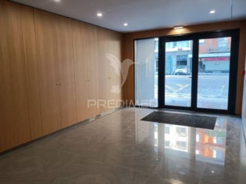 T4 último piso com terraço de 120 m² na rotunda da boavista – porto