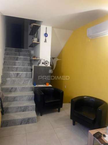 Moradia v3 totalmente renovada e mobilada no centro de algoz