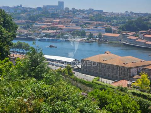 Moradia - vista panorâmica sobre o rio douro