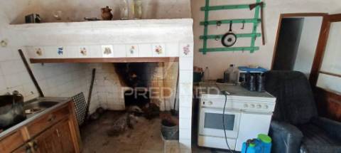 Quintinha em zona tranquila