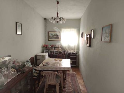 Moradia isolada t4+3 amadora - mina de agua