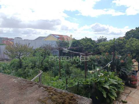 Moradia isolada t4+3 amadora - mina de agua