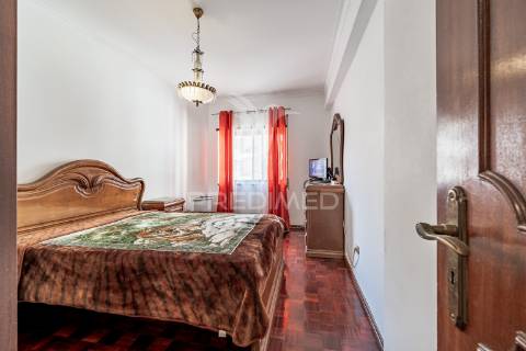 T2 duplex bem localizado, na baixa da banheira