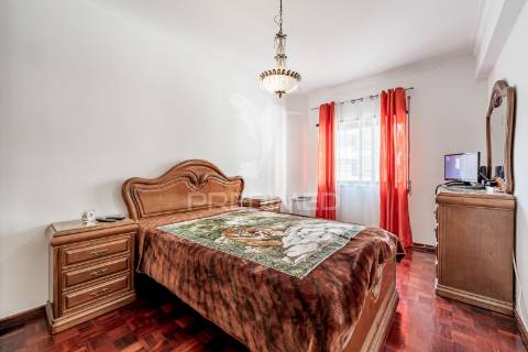 T2 duplex bem localizado, na baixa da banheira