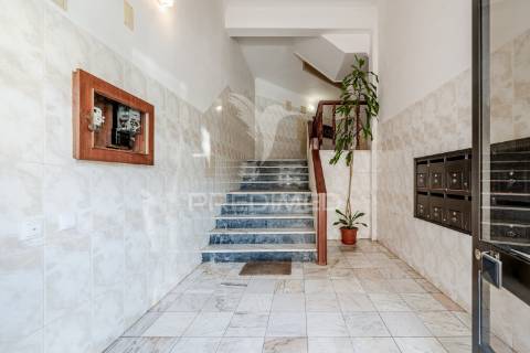 T2 duplex bem localizado, na baixa da banheira