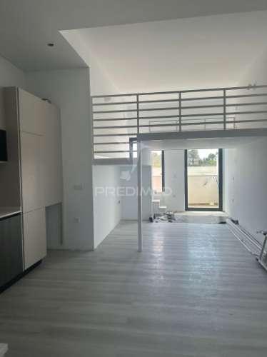Apartamento t0+1 c/ localização privilegiada