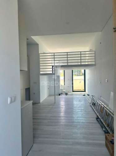 Apartamento t0+1 c/ localização privilegiada