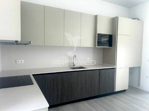 Apartamento t0+1 c/ localização privilegiada