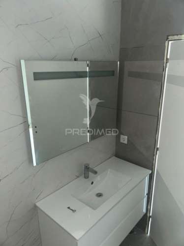 Apartamento t0+1 c/ localização privilegiada