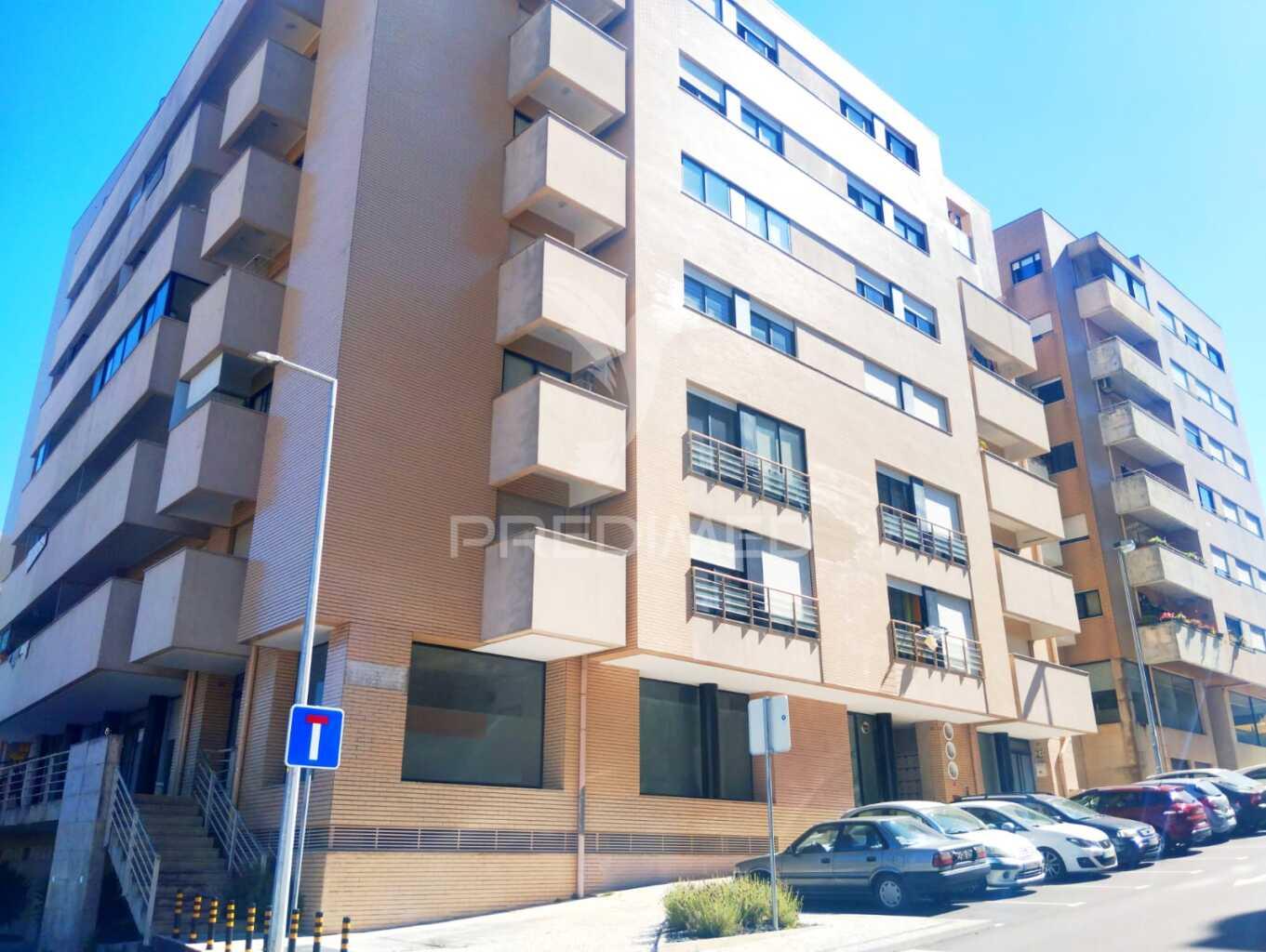 Apartamento t1+1 em são vítor
