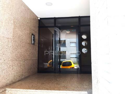 Apartamento t1+1 em são vítor