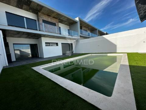 Moradia de luxo t4 com piscina elvas