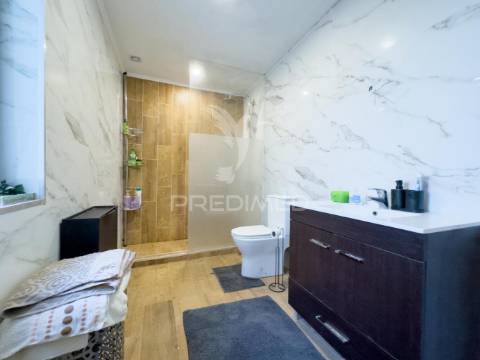 Moradia térrea t4 perto escolas e transportes públicos