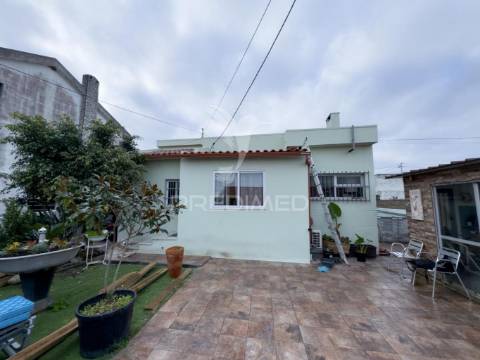 Moradia térrea t4 perto escolas e transportes públicos