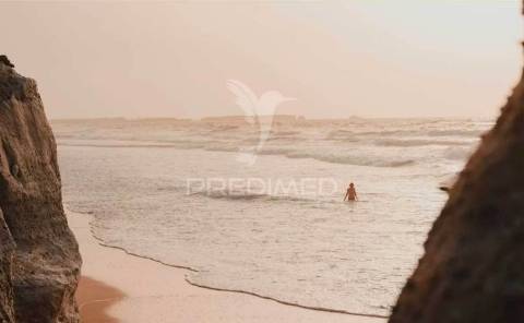 Moradia t2 nova, de madeira, junto à lagoa de óbidos