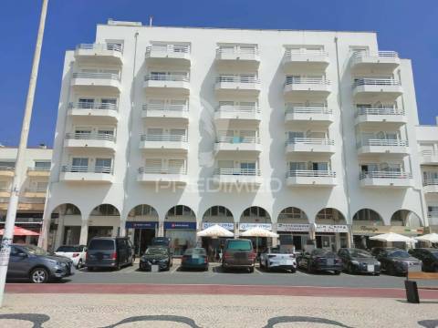 Apartamento t2 + 1 - nazaré (1ª linha de praia)