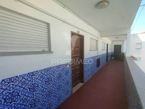 Apartamento t2 + 1 - nazaré (1ª linha de praia)