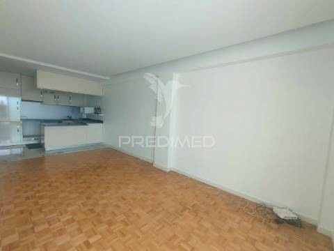 Apartamento t2 + 1 - nazaré (1ª linha de praia)