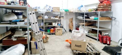 Armazem industrial na urb. industrial da passagem