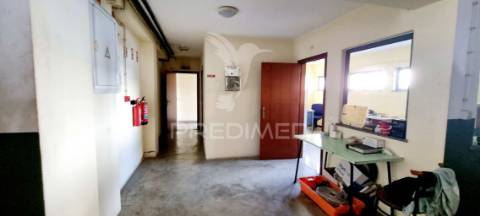 Armazem industrial na urb. industrial da passagem