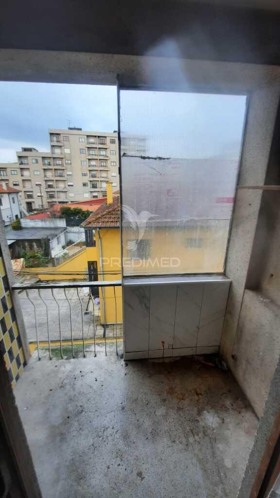 T2 com boa exposição solar em gondomar