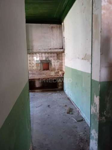 Moradia t4 em mataduços para restauro