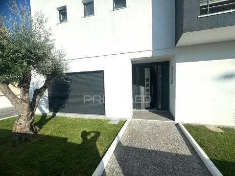 Moradia nova t3  em barco - guimarães