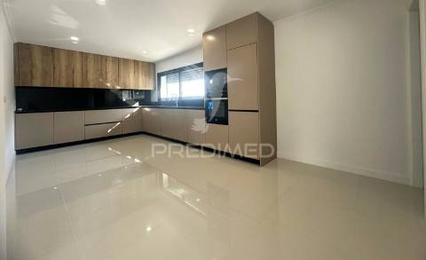 Moradia nova t3  em barco - guimarães