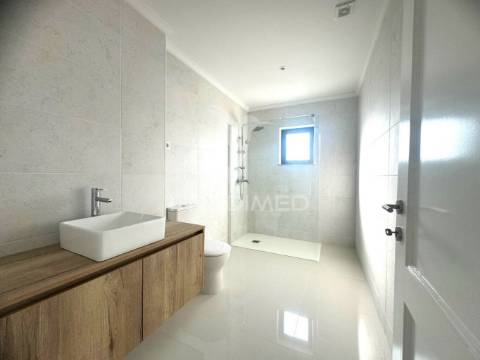 Moradia nova t3  em barco - guimarães