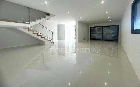 Moradia nova t3  em barco - guimarães