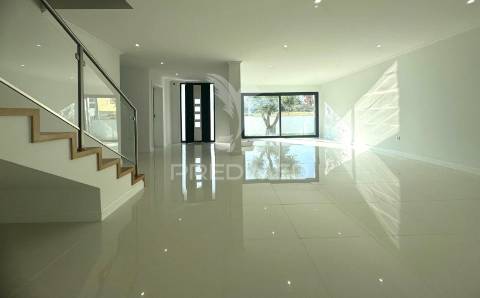 Moradia nova t3  em barco - guimarães