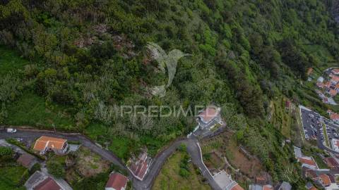 Terreno exclusivo com vista panorâmica – vila das velas, ilha de são jorge