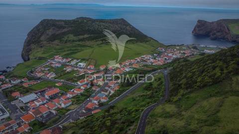 Terreno exclusivo com vista panorâmica – vila das velas, ilha de são jorge