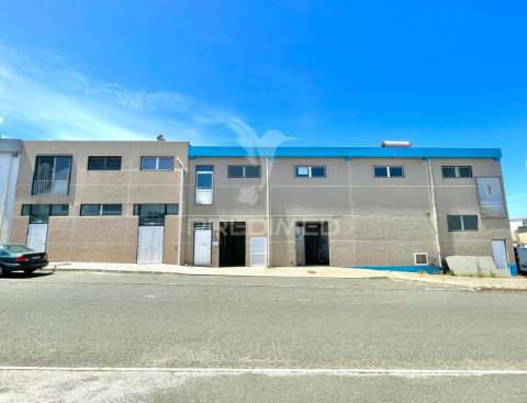 Armazém e loja comercial (comércio de marisco)