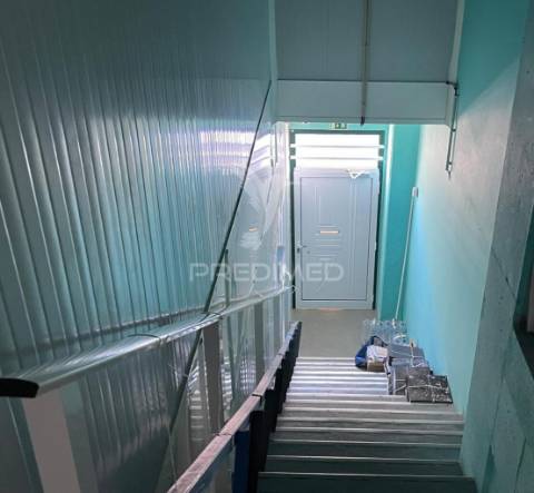 Armazém e loja comercial (comércio de marisco)