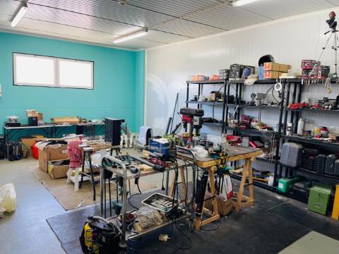 Armazém e loja comercial (comércio de marisco)