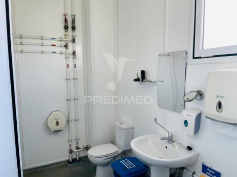 Armazém e loja comercial (comércio de marisco)