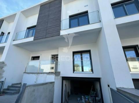 Moradia t4 com piscina - alcochete