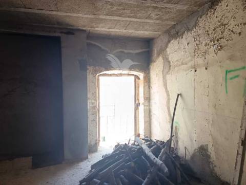 Oportunidade única no centro de campo maior – moradia para recuperação com grande potencial de negócio