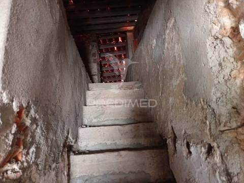 Oportunidade única no centro de campo maior – moradia para recuperação com grande potencial de negócio